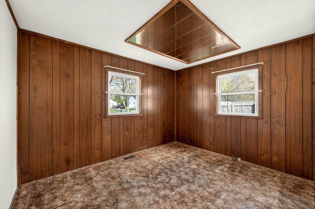 8 Kim Court, Midland, MI 48642