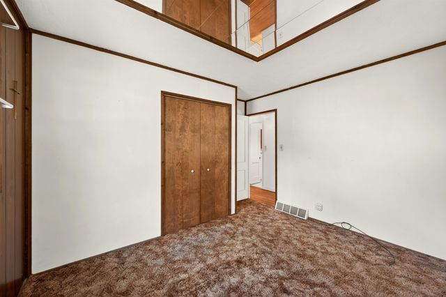8 Kim Court, Midland, MI 48642