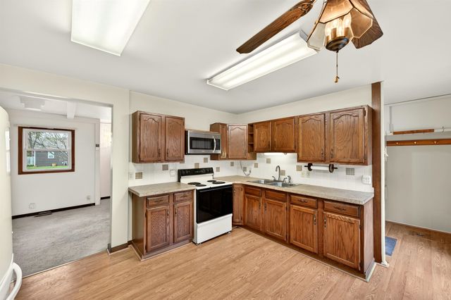 8 Kim Court, Midland, MI 48642