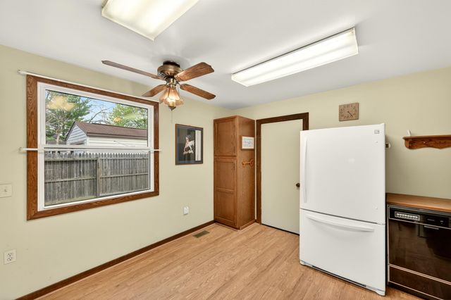 8 Kim Court, Midland, MI 48642