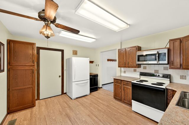 8 Kim Court, Midland, MI 48642