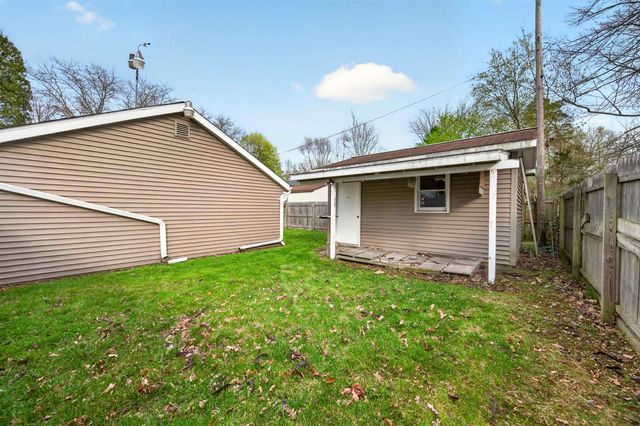 8 Kim Court, Midland, MI 48642