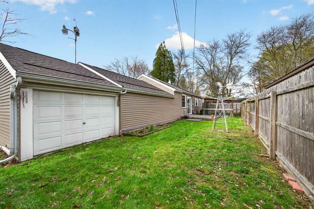 8 Kim Court, Midland, MI 48642