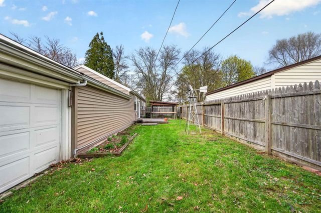 8 Kim Court, Midland, MI 48642