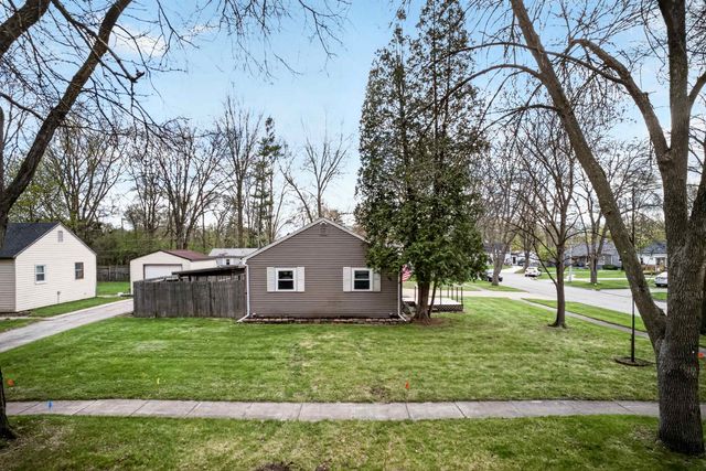 8 Kim Court, Midland, MI 48642