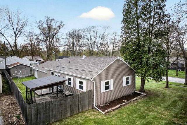 8 Kim Court, Midland, MI 48642