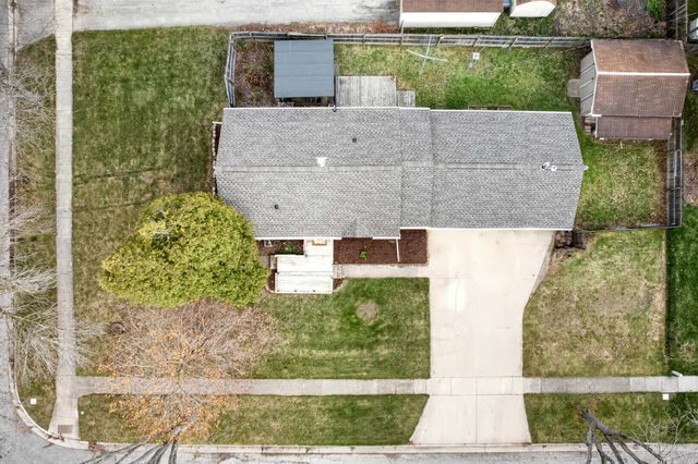 8 Kim Court, Midland, MI 48642