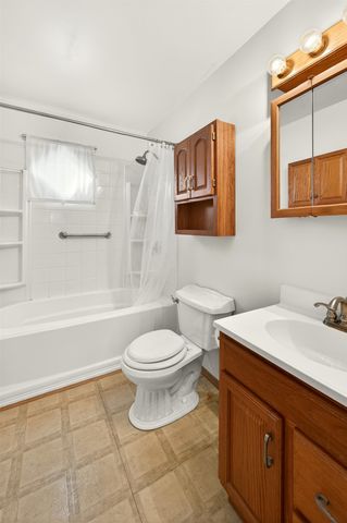8 Kim Court, Midland, MI 48642