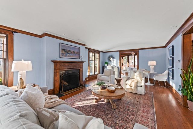 3405 N Hackett AVENUE, Milwaukee, WI 53211