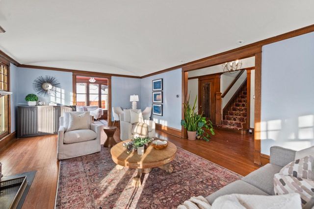 3405 N Hackett AVENUE, Milwaukee, WI 53211