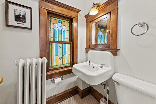 3405 N Hackett AVENUE, Milwaukee, WI 53211