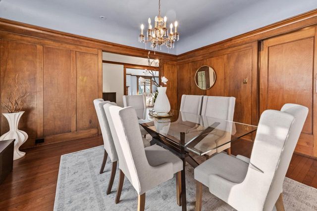 3405 N Hackett AVENUE, Milwaukee, WI 53211