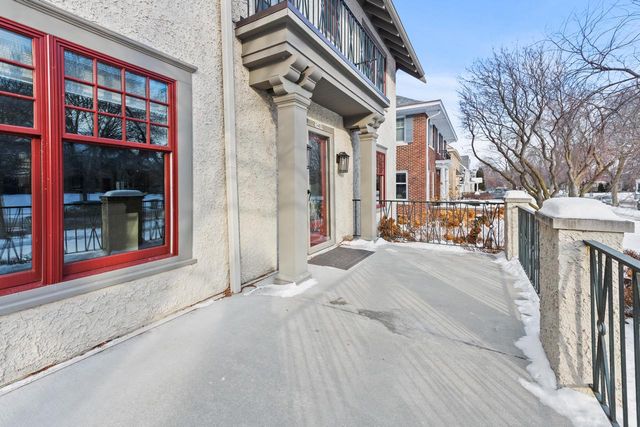 3405 N Hackett AVENUE, Milwaukee, WI 53211