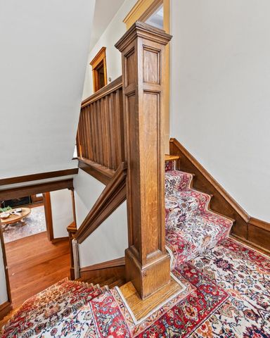 3405 N Hackett AVENUE, Milwaukee, WI 53211