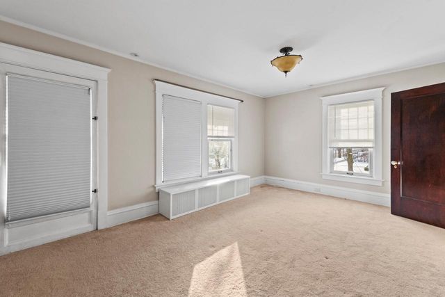 3405 N Hackett AVENUE, Milwaukee, WI 53211