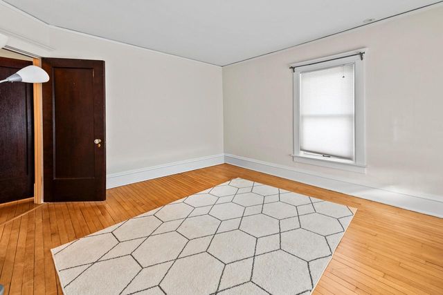 3405 N Hackett AVENUE, Milwaukee, WI 53211