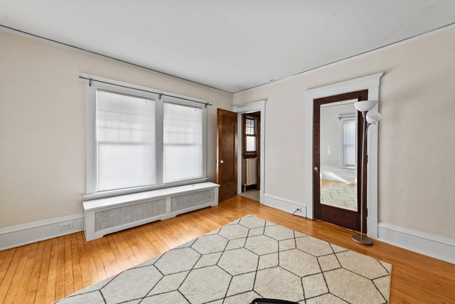 3405 N Hackett AVENUE, Milwaukee, WI 53211