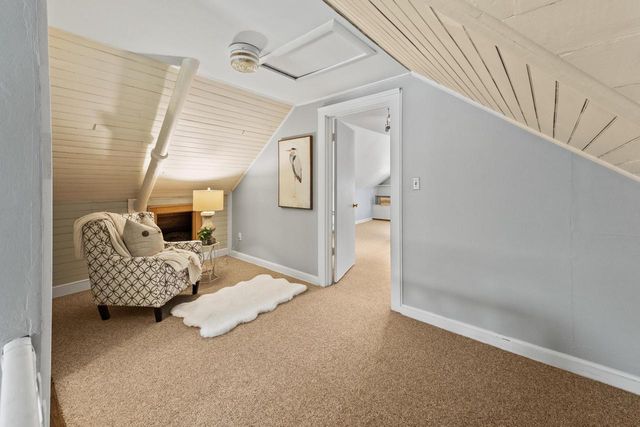 3405 N Hackett AVENUE, Milwaukee, WI 53211