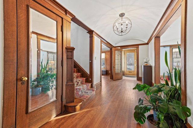 3405 N Hackett AVENUE, Milwaukee, WI 53211