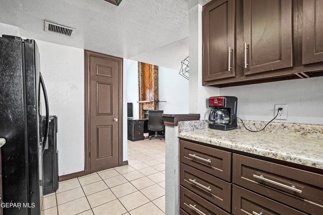 7337 ROYAL ARMS Drive, El Paso, TX 79912