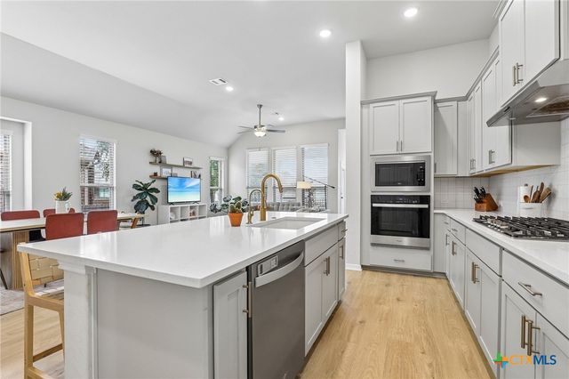 124 Fountain Grass Drive, San Marcos, TX 78666