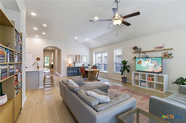 124 Fountain Grass Drive, San Marcos, TX 78666