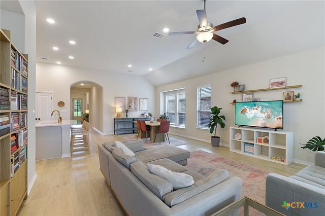 124 Fountain Grass Drive, San Marcos, TX 78666