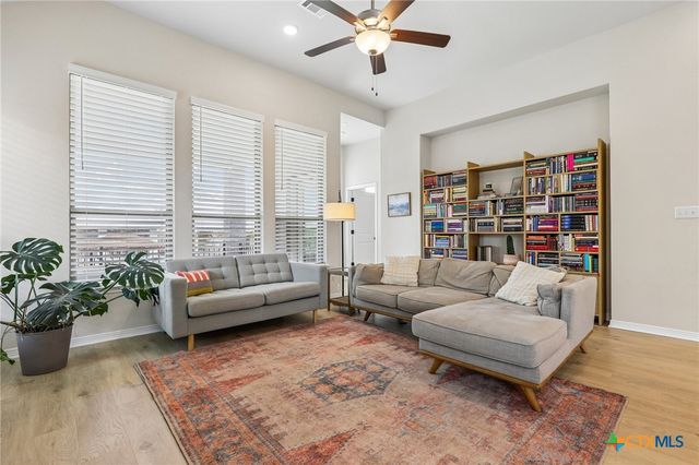 124 Fountain Grass Drive, San Marcos, TX 78666