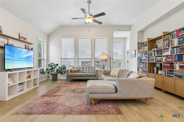124 Fountain Grass Drive, San Marcos, TX 78666