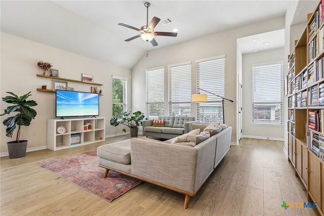 124 Fountain Grass Drive, San Marcos, TX 78666