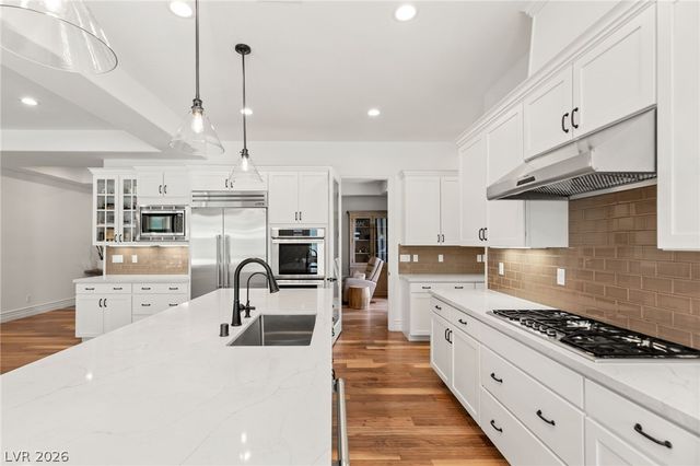 725 Porto Mio Way, Las Vegas, NV 89138