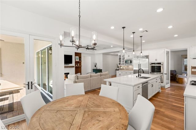 725 Porto Mio Way, Las Vegas, NV 89138