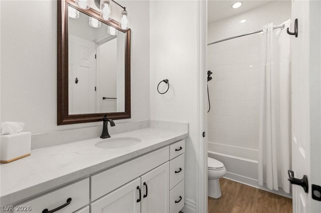 725 Porto Mio Way, Las Vegas, NV 89138