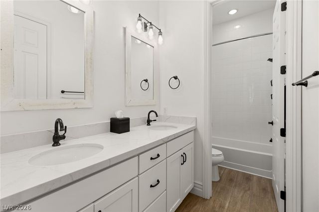 725 Porto Mio Way, Las Vegas, NV 89138
