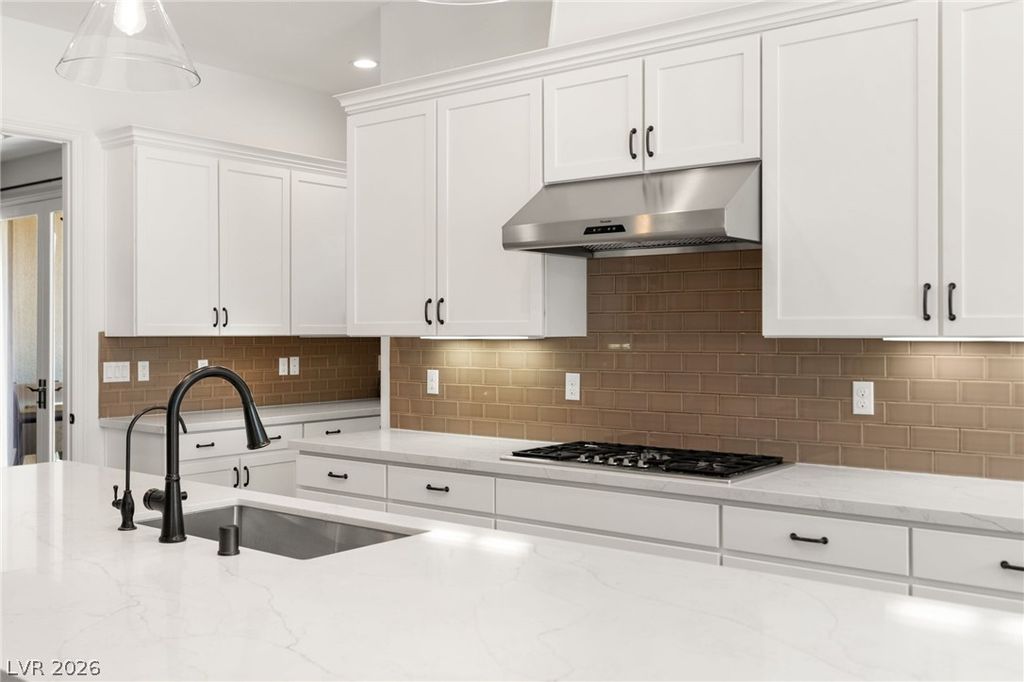 Image 14 of property listing at 725 Porto Mio Way, Las Vegas, NV 89138