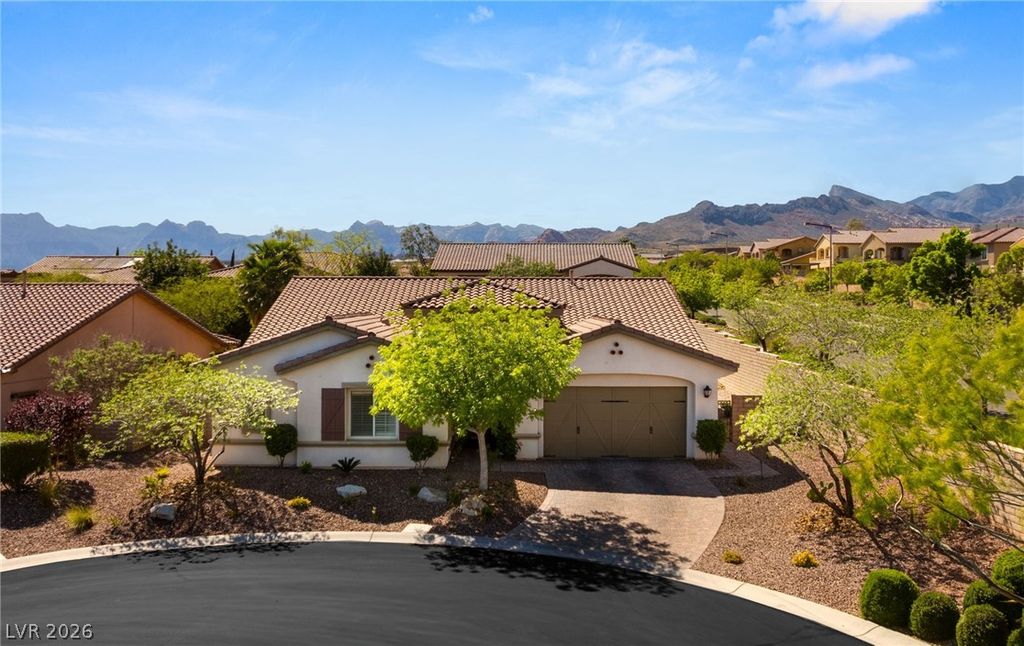 Image 2 of property listing at 725 Porto Mio Way, Las Vegas, NV 89138