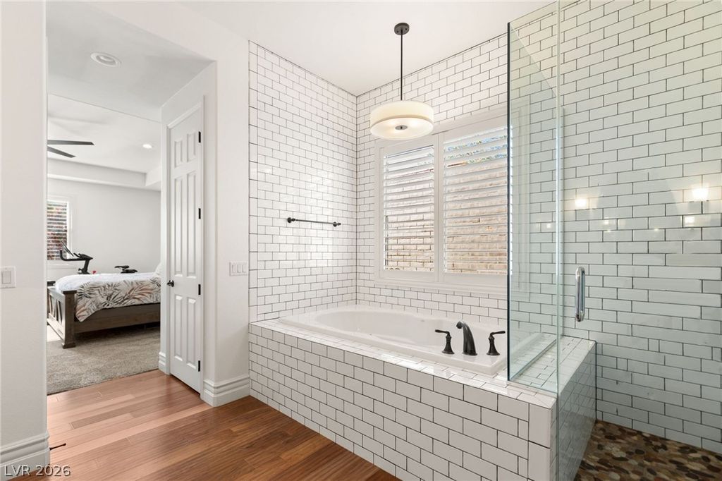 Image 26 of property listing at 725 Porto Mio Way, Las Vegas, NV 89138