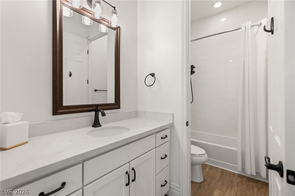 Image 32 of property listing at 725 Porto Mio Way, Las Vegas, NV 89138