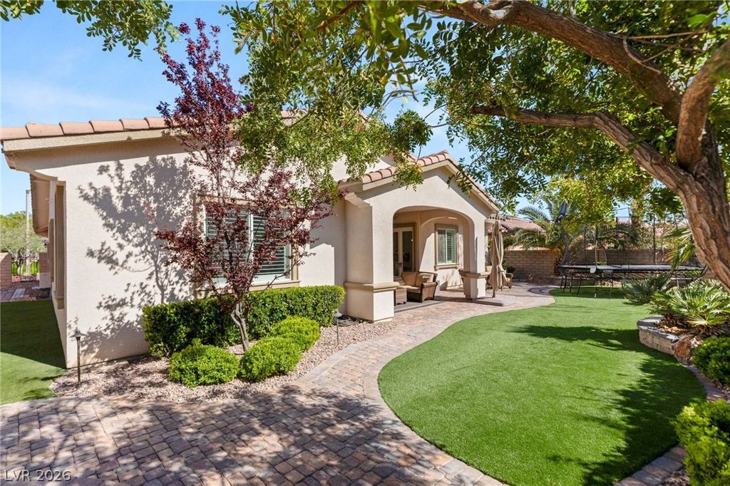 Image 39 of property listing at 725 Porto Mio Way, Las Vegas, NV 89138