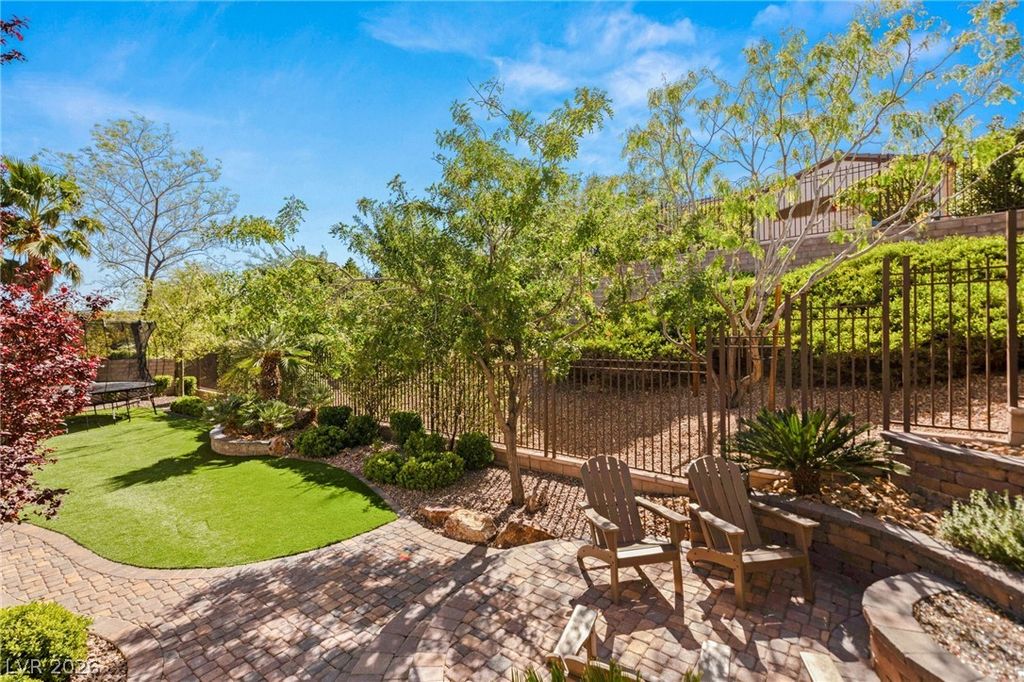 Image 41 of property listing at 725 Porto Mio Way, Las Vegas, NV 89138