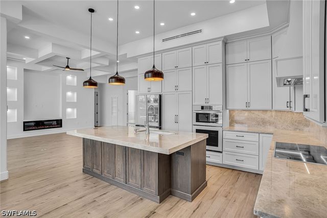 1630 Rainbow CT, Marco Island, FL 34145