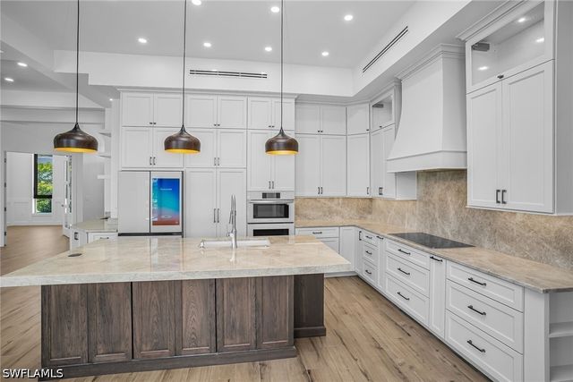 1630 Rainbow CT, Marco Island, FL 34145