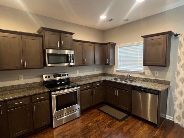 100 Bell Forge Ct, White Bluff, TN 37187