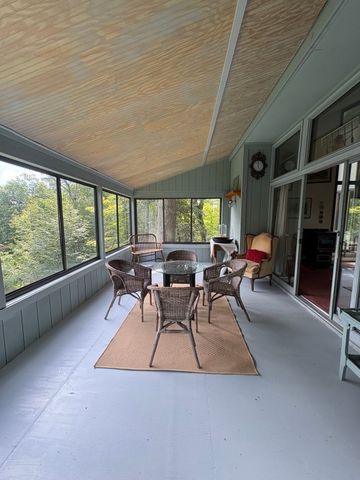 450 Glendale Rd, Wilbraham, MA 01095