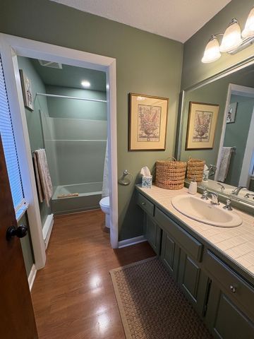 450 Glendale Rd, Wilbraham, MA 01095
