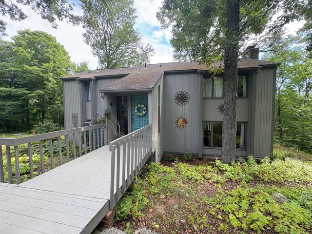 450 Glendale Rd, Wilbraham, MA 01095