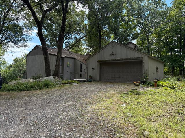 450 Glendale Rd, Wilbraham, MA 01095