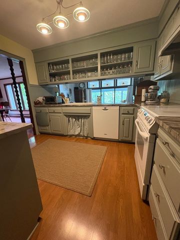 450 Glendale Rd, Wilbraham, MA 01095