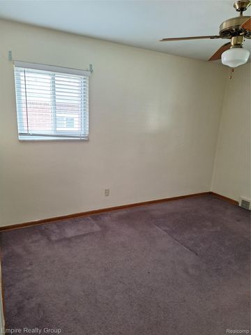 8547 Kinloch Street, Dearborn Heights, MI 48127