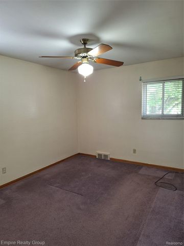 8547 Kinloch Street, Dearborn Heights, MI 48127